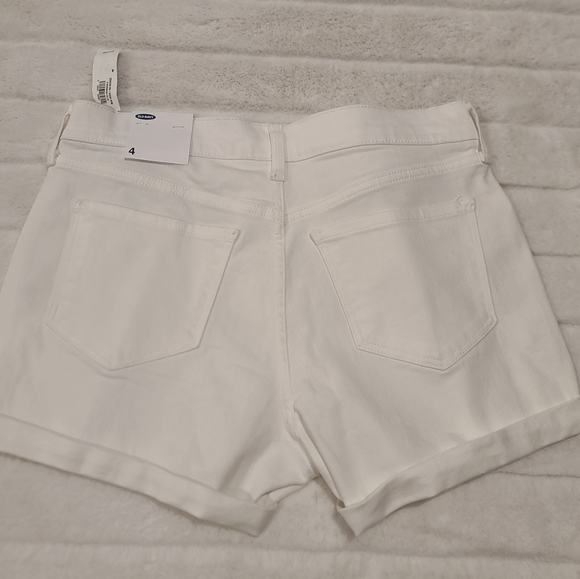 New With tags Old Navy white shorts - Picture 2 of 2